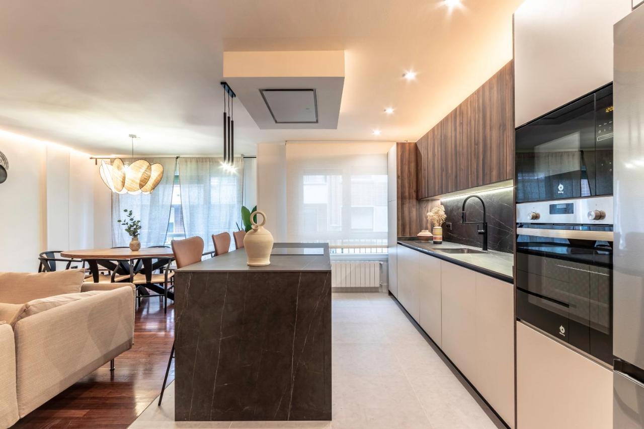 New! Lovely 4-Bedroom Loft In Бильбао Экстерьер фото