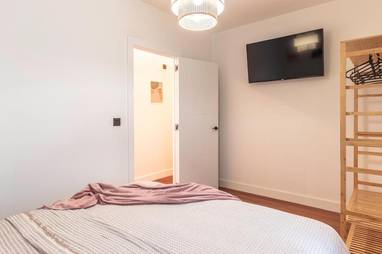 New! Lovely 4-Bedroom Loft In Бильбао Экстерьер фото